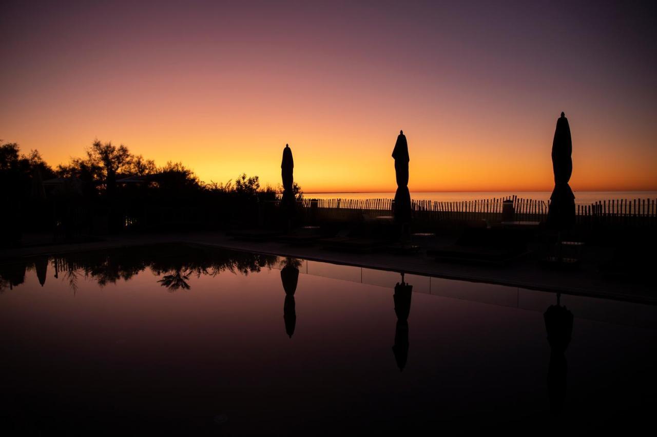 Hôtel Plage Palace&Spa Palavas-les-Flots Buitenkant foto Sunset at the San Diego Veterans Memorial Cemetery