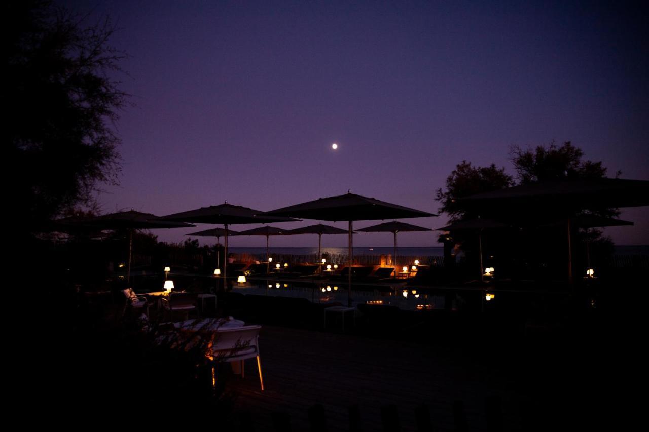 Hôtel Plage Palace&Spa Palavas-les-Flots Buitenkant foto Moon over the beach